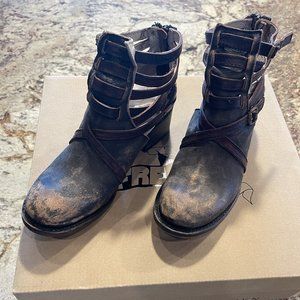 Freebird DESTRESSED boots size 6